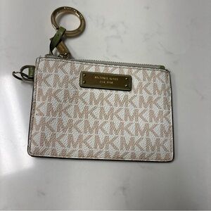 ❌SOLD❌Michael Kors Jet Set Beige and Vanilla Monogram small top zip Pouch